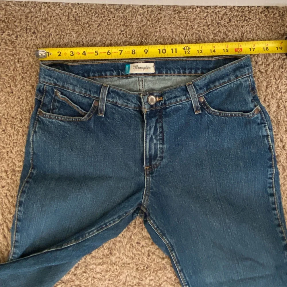 Women’s Wranglers size 11/12 x 30
